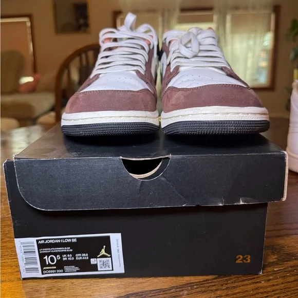 Air Jordan 1 Low ‘Mocha’ - Picture 4 of 11